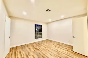 11122 Village Bend Ln, Houston, TX 77072 - Photo 11