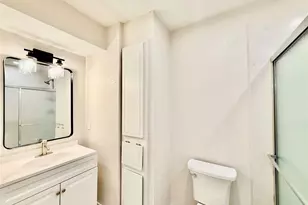 11122 Village Bend Ln, Houston, TX 77072 - Photo 9