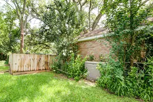 205 Hillcrest Dr, Alvin, TX 77511 - Photo 37