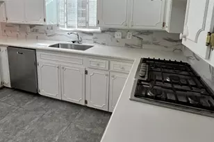 205 Hillcrest Dr, Alvin, TX 77511 - Photo 5