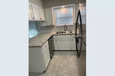 407 W Semands Street, Conroe, TX 77301 - Photo 5