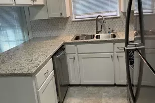 407 W Semands St, Conroe, TX 77301 - Photo 5