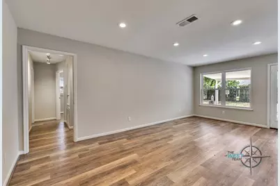 707 Hildred Avenue, Conroe, TX 77303 - Photo 7