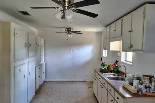 31984 Roberto St, Rio Hondo, TX 78583 - Photo 9