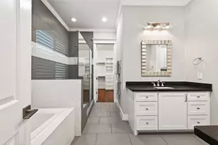 821 E 25th Street E, Houston, TX 77009 - Photo 25