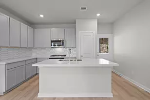 12211 Ridge Top Dr, Conroe, TX 77304 - Photo 3