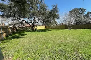 8518 Blossom Bell Ln, Houston, TX 77489 - Photo 3