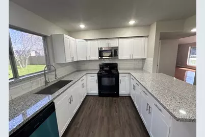 8518 Blossom Bell Lane, Houston, TX 77489 - Photo 23