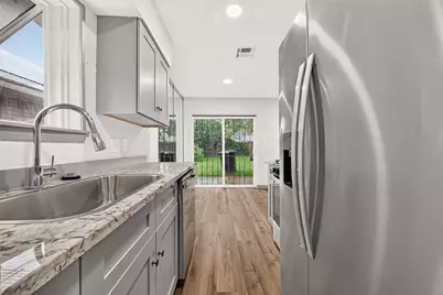 3102 Knotty Oaks Trail, Houston, TX 77045 - Photo 19