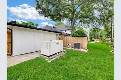 11831 Balmoral Lane, Bunker Hill Village, TX 77024 - Photo 47