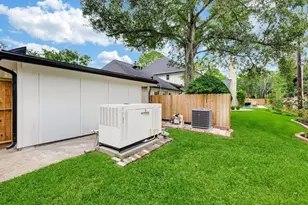 11831 Balmoral Ln, Bunker Hill Village, TX 77024 - Photo 47