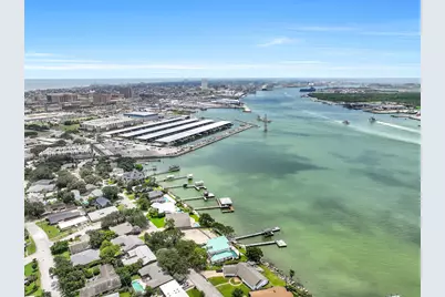 1301 Harbor View Drive, Galveston, TX 77550 - Photo 47