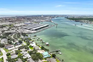 1301 Harbor View Dr, Galveston, TX 77550 - Photo 47