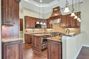 1301 Harbor View Dr, Galveston, TX 77550 - Photo 19