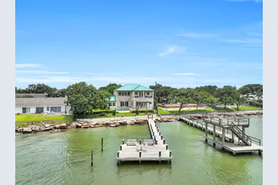 1301 Harbor View Drive, Galveston, TX 77550 - Photo 5