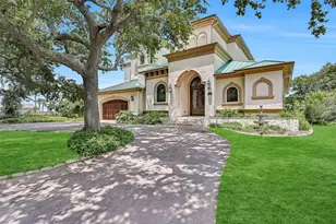 1301 Harbor View Dr, Galveston, TX 77550 - Photo 1
