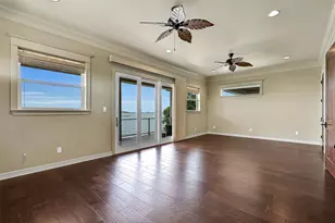 1301 Harbor View Dr, Galveston, TX 77550 - Photo 33