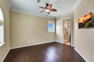1301 Harbor View Dr, Galveston, TX 77550 - Photo 31