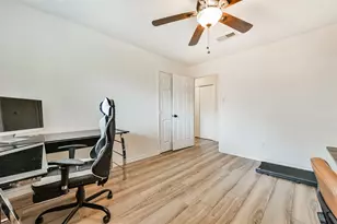 16406 Longvale Dr, Clear Lake City, TX 77059 - Photo 13