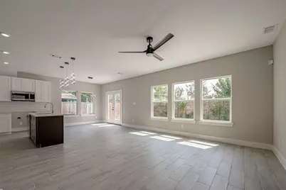 8128 Chateau Street, Houston, TX 77028 - Photo 9