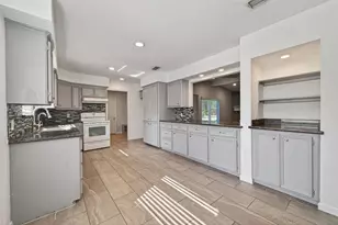 11811 Beverly Dr, Houston, TX 77065 - Photo 9