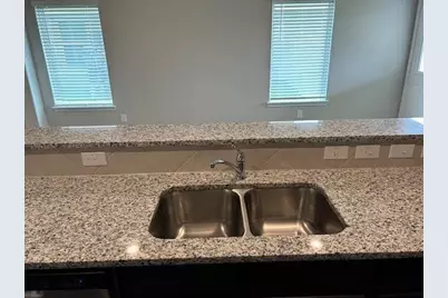 946 Luke Darrell Drive, Rosharon, TX 77583 - Photo 3