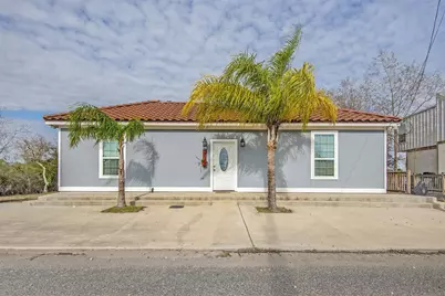 2734 Avenue D, Dickinson, TX 77539 - Photo 1