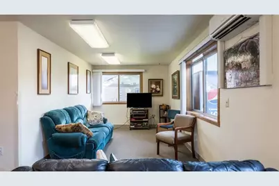 220 Holiday Ln, Other, OR 97540 - Photo 5