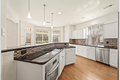 47 S Bristol Oak Circle, The Woodlands, TX 77382 - Photo 9