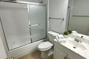 9303 Kingsflower Cir, Houston, TX 77075 - Photo 9