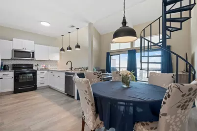 162 April Point Drive S, Conroe, TX 77356 - Photo 5