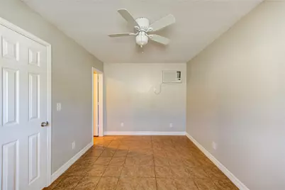 6729 Barney Road, Houston, TX 77092 - Photo 33