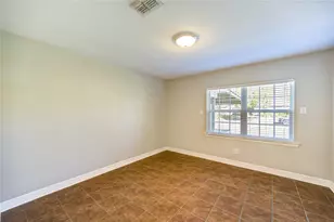 6729 Barney Rd, Houston, TX 77092 - Photo 23