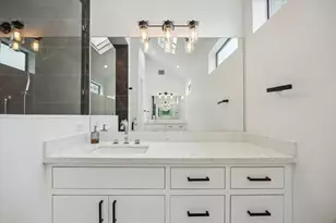 823 Aurora St, Houston, TX 77009 - Photo 13