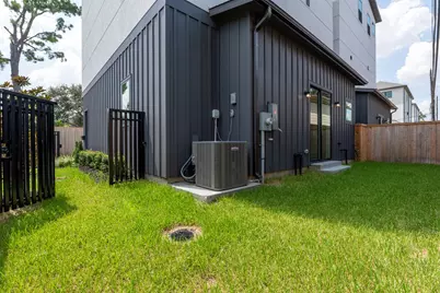 7120 Gary Street #B, Houston, TX 77055 - Photo 27