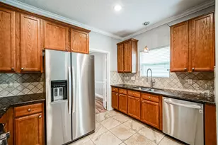 1523 Crescent Shores Ln, Pasadena, TX 77586 - Photo 9