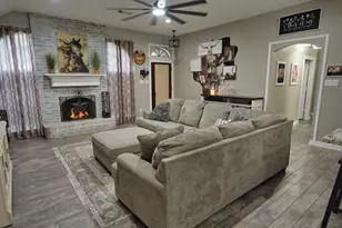 213 Trail Ride Rd, Angleton, TX 77515 - Photo 7