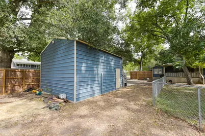602 W Buck Street, Caldwell, TX 77836 - Photo 3
