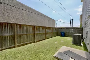 3614 Main Plaza Dr, Houston, TX 77025 - Photo 15