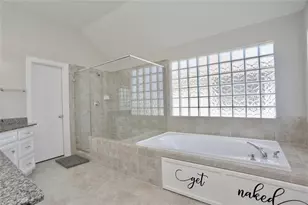 3614 Main Plaza Dr, Houston, TX 77025 - Photo 9