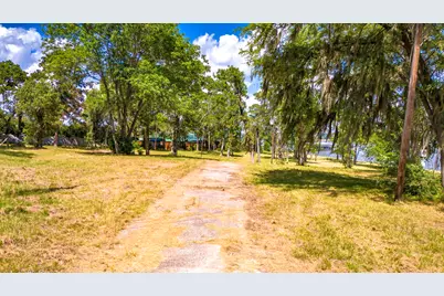 000 Shawnee Drive, Onalaska, TX 77360 - Photo 11