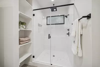 811 Thornton Road #E, Houston, TX 77018 - Photo 15