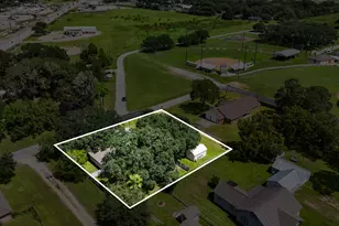 3027 Poppy St, Needville, TX 77461 - Photo 3