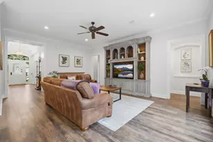 103 Quiet Oak Cir, The Woodlands, TX 77381 - Photo 11