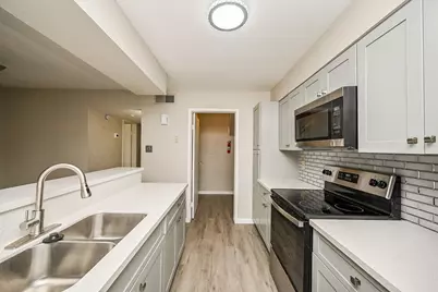 3901 Woodchase Drive #48, Houston, TX 77042 - Photo 5