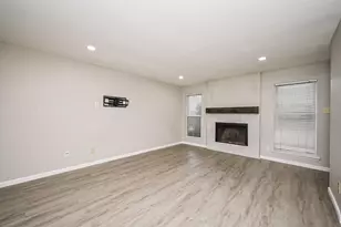3901 Woodchase Dr, Houston, TX 77042 - Photo 9