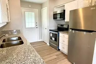 1914 Larrabee St, Seabrook, TX 77586 - Photo 5