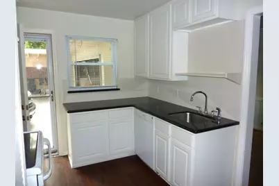 2403 Watts Street #4, Houston, TX 77030 - Photo 5