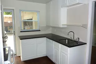 2403 Watts St, Houston, TX 77030 - Photo 5