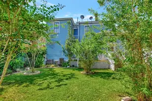 2608 Ursuline St, Galveston, TX 77550 - Photo 33